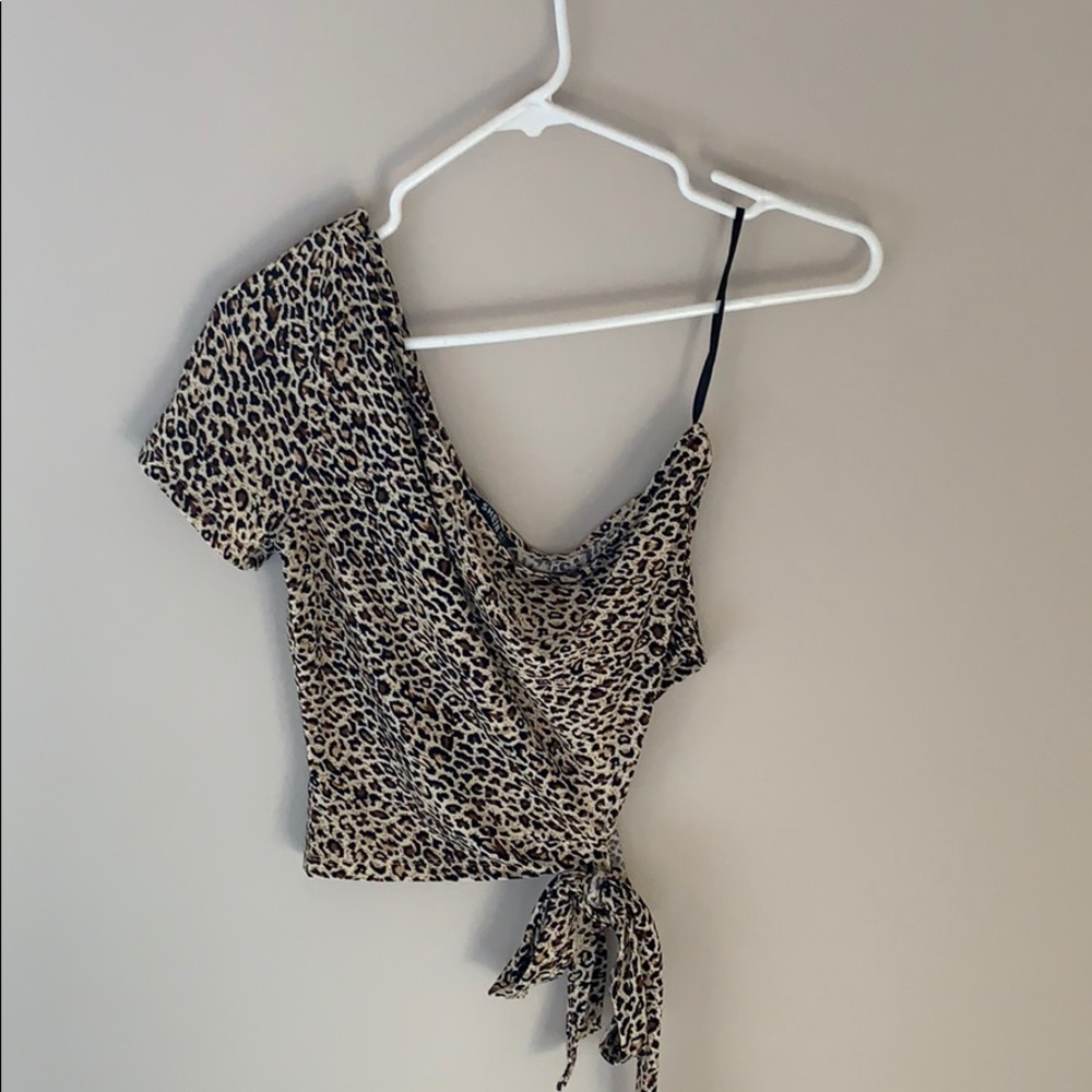 Animal Print One Sleeve Crop top